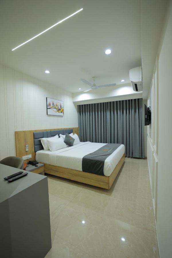 Hotel Shayan Inn Rajkot Exterior foto