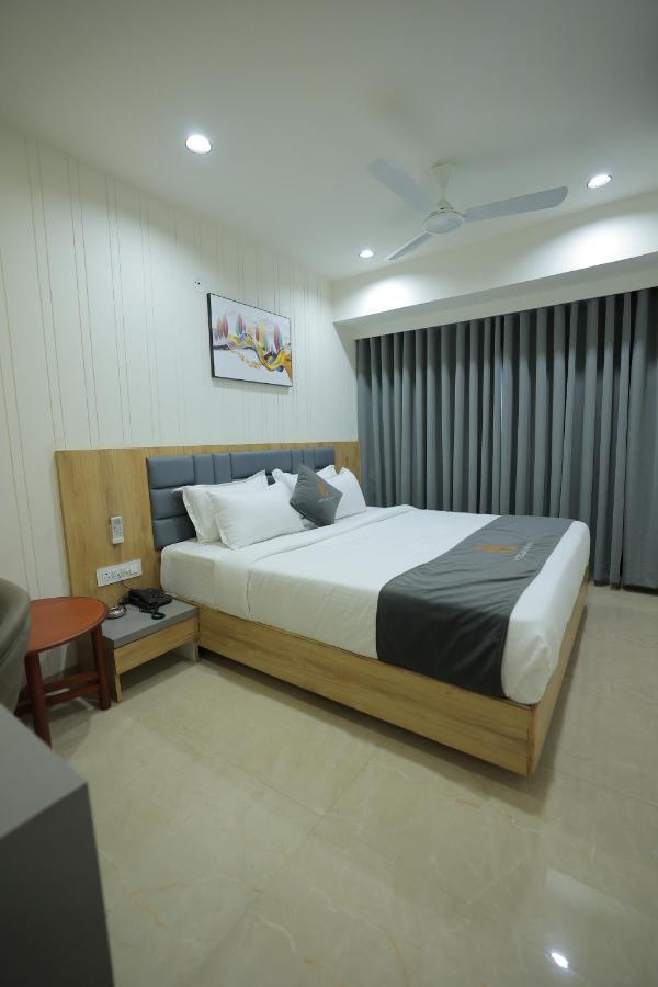 Hotel Shayan Inn Rajkot Exterior foto