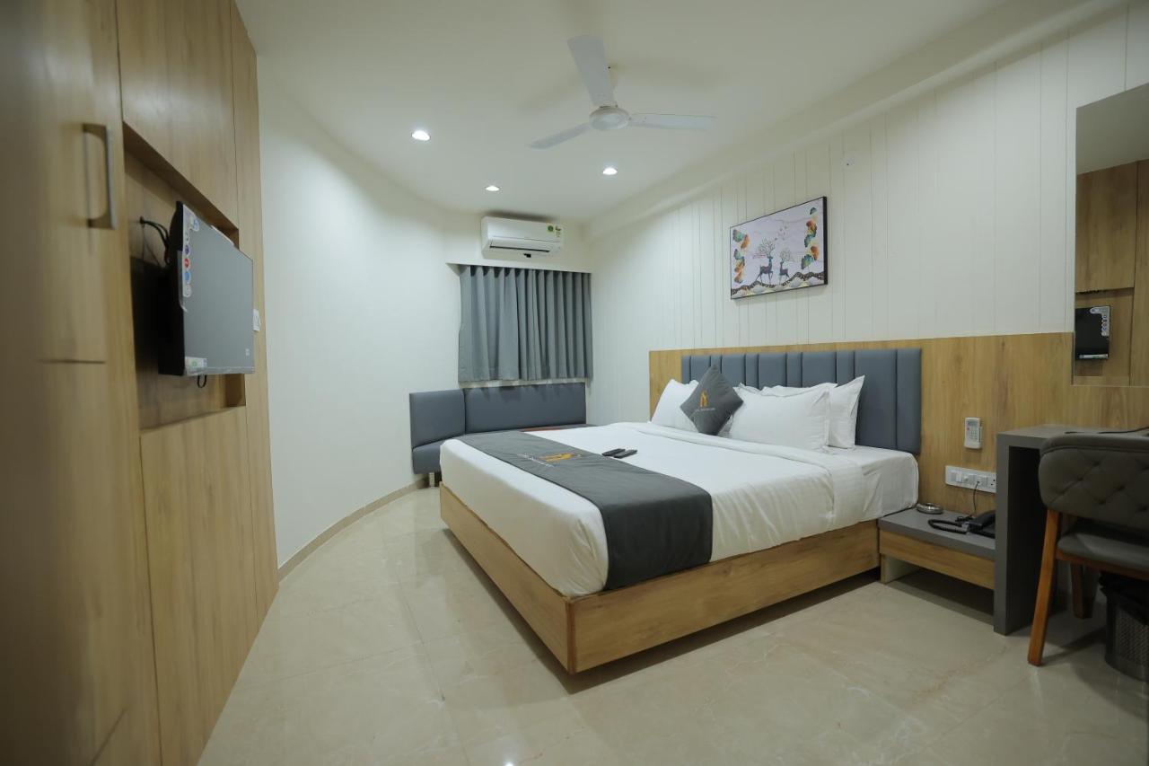 Hotel Shayan Inn Rajkot Exterior foto
