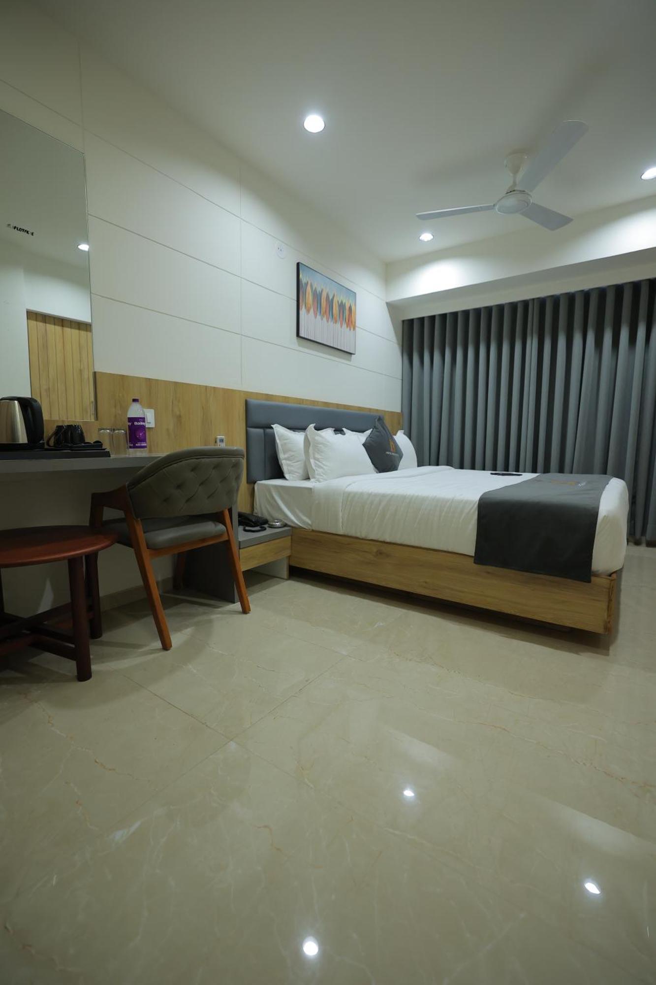 Hotel Shayan Inn Rajkot Exterior foto